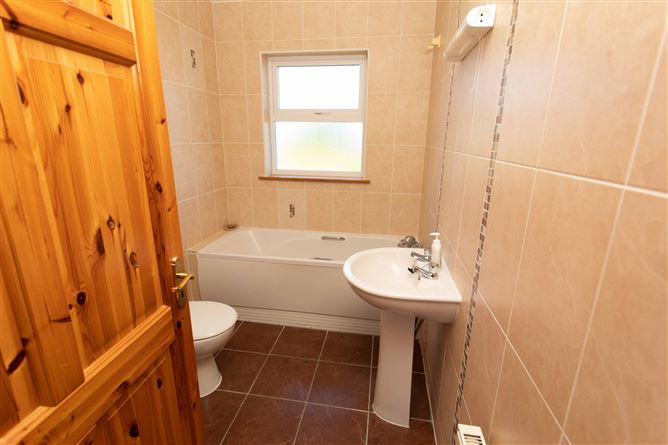 3 Caher Square, Castlegregory, Co. Kerry