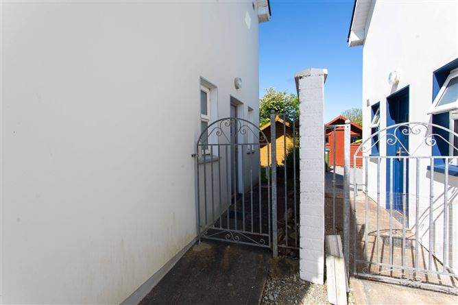 3 Caher Square, Castlegregory, Co. Kerry