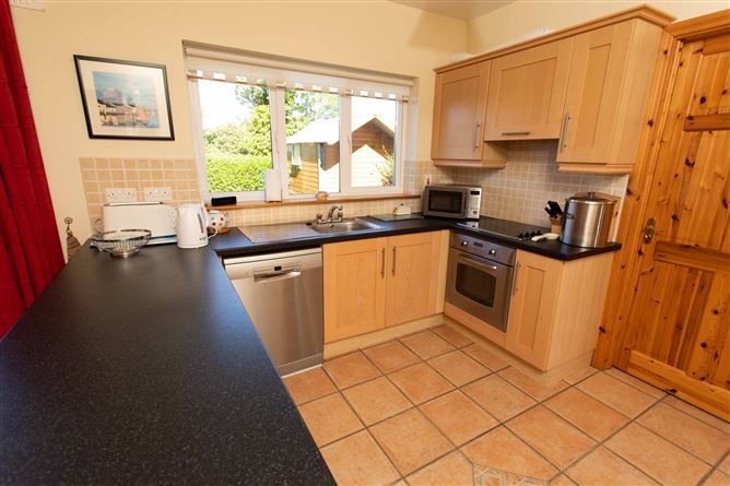 3 Caher Square, Castlegregory, Co. Kerry