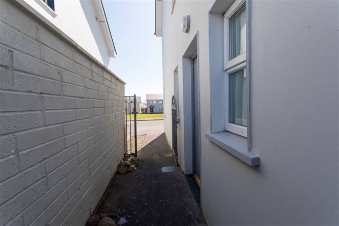 3 Caher Square, Castlegregory, Co. Kerry