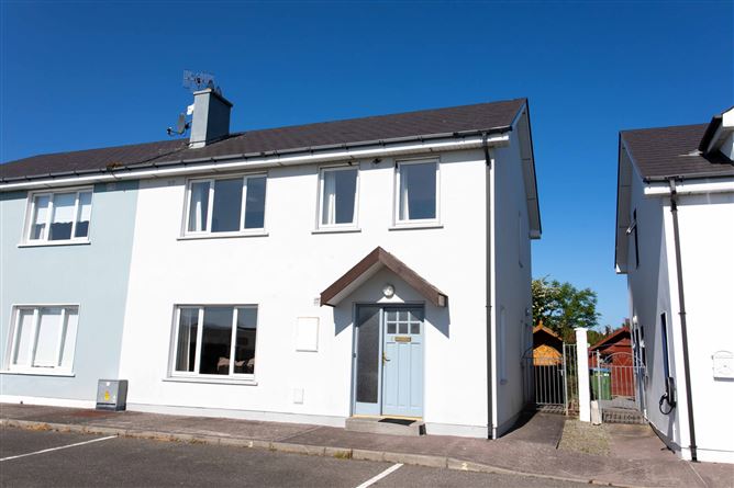 3 Caher Square, Castlegregory, Co. Kerry
