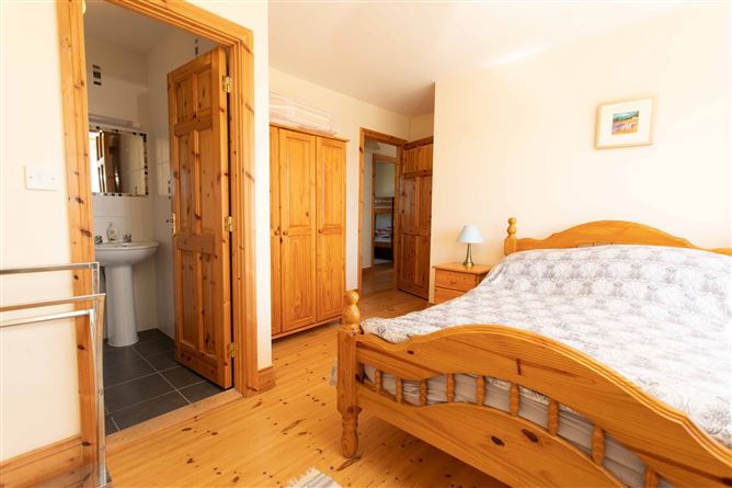 3 Caher Square, Castlegregory, Co. Kerry
