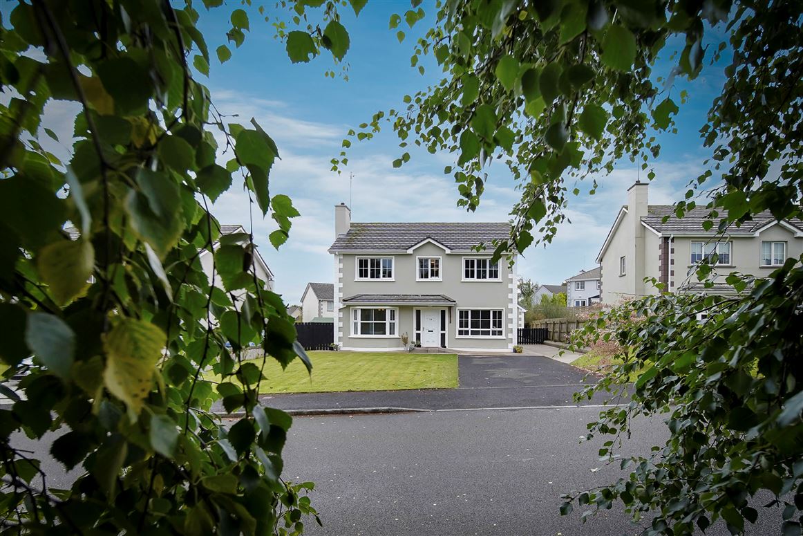 39 Lawnsdale, Ballybofey, Donegal