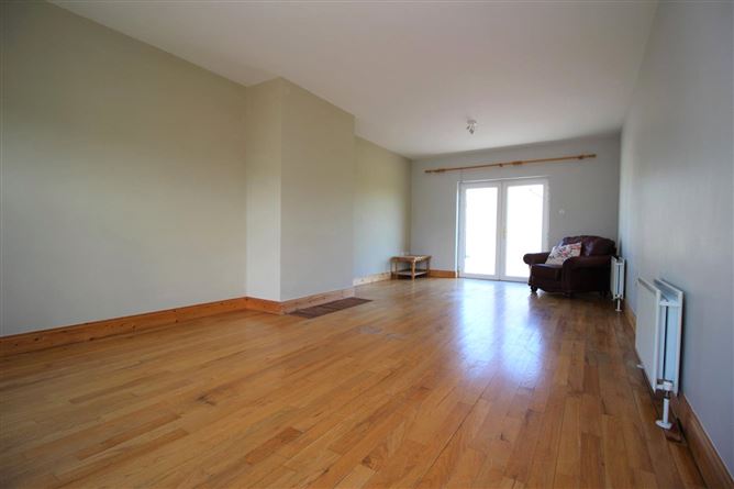 Shannon, 35 Ashfield, Greenville, Listowel, Co. Kerry