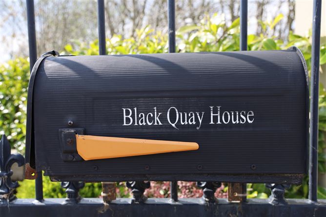 Black Quay House, Hollyhill, Kinsale, Cork