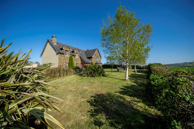 Black Quay House, Hollyhill, Kinsale, Cork