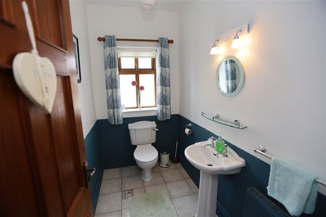 Black Quay House, Hollyhill, Kinsale, Cork