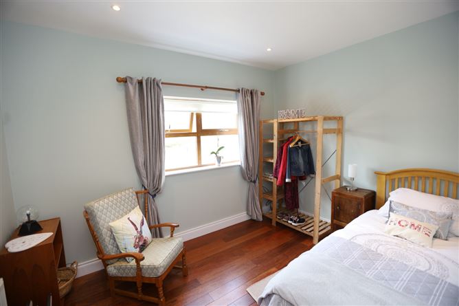 Black Quay House, Hollyhill, Kinsale, Cork
