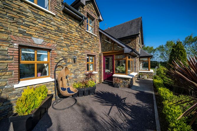 Black Quay House, Hollyhill, Kinsale, Cork