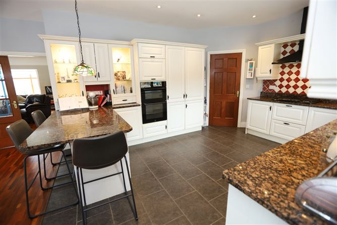 Black Quay House, Hollyhill, Kinsale, Cork