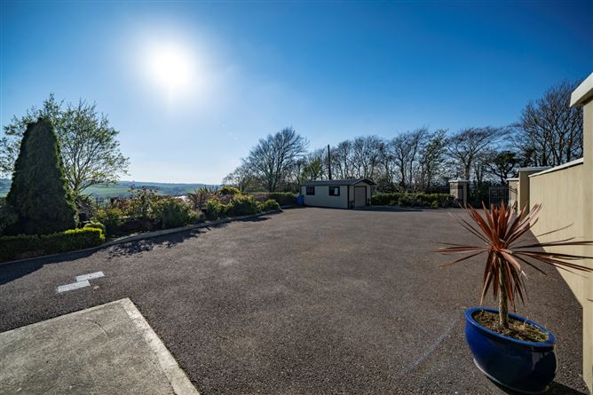 Black Quay House, Hollyhill, Kinsale, Cork