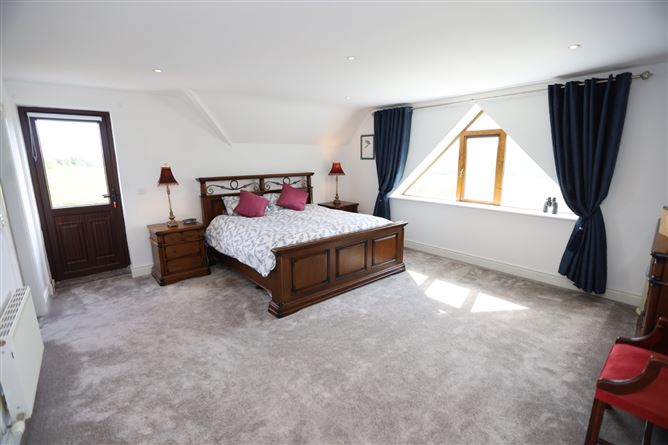 Black Quay House, Hollyhill, Kinsale, Cork