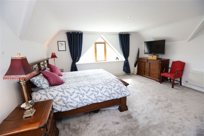 Black Quay House, Hollyhill, Kinsale, Cork