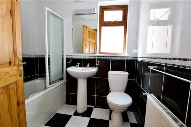 14 Newcastle Court Cluain Ri , Ballymahon, Longford