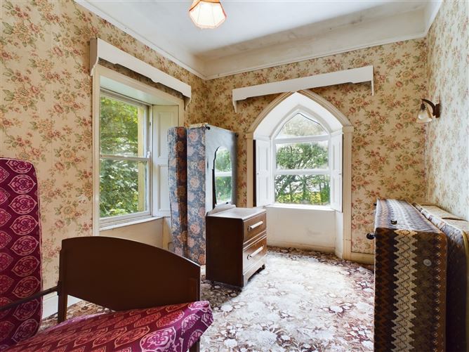 Carrigaholt Cottage, Castle & Lands, Rinemackaderrig, Carrigaholt Castle, Carrigaholt, Co. Clare