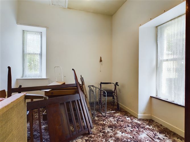 Carrigaholt Cottage, Castle & Lands, Rinemackaderrig, Carrigaholt Castle, Carrigaholt, Co. Clare