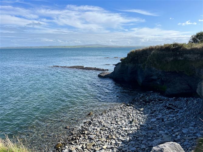Carrigaholt Cottage, Castle & Lands, Rinemackaderrig, Carrigaholt Castle, Carrigaholt, Co. Clare