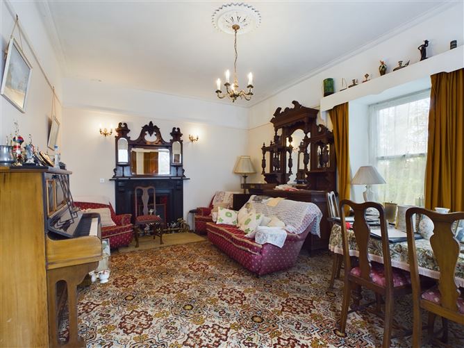 Carrigaholt Cottage, Castle & Lands, Rinemackaderrig, Carrigaholt Castle, Carrigaholt, Co. Clare