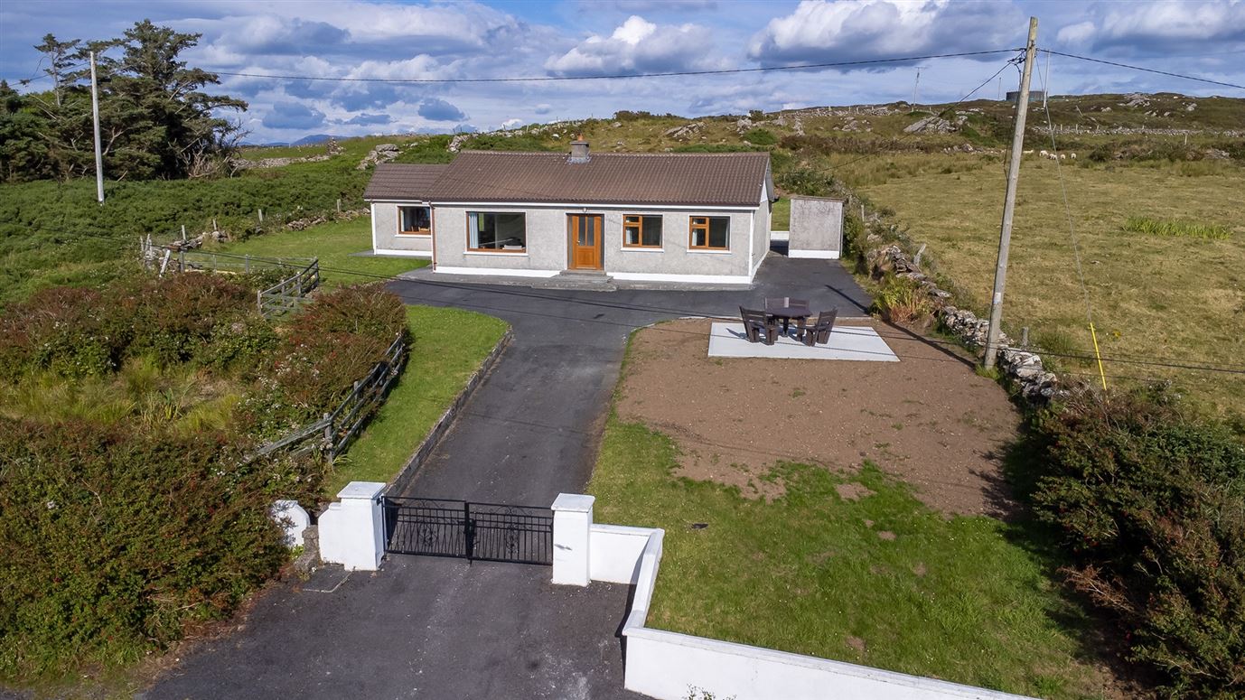 Mourneen Cottage,H71HP74, Cleggan, Galway