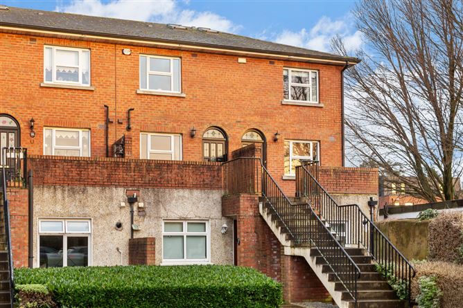 15 Eaton Hall, Terenure Road North, Dublin 6W