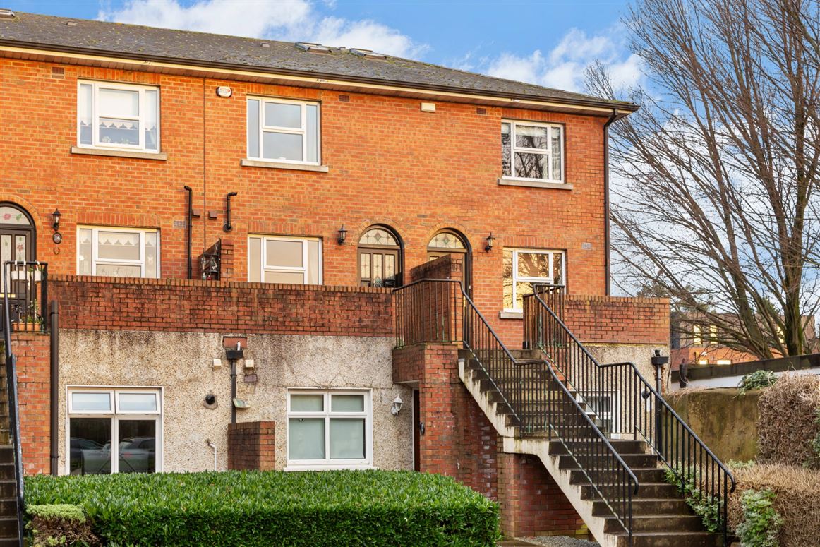 15 Eaton Hall, Terenure Road North, Dublin 6W