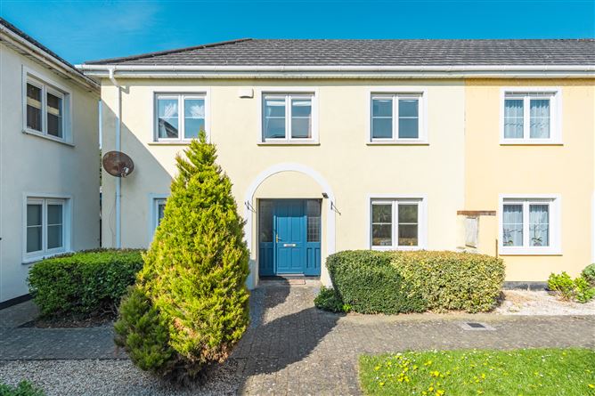 5 Curragh Hall Court, Tyrrelstown, Dublin 15