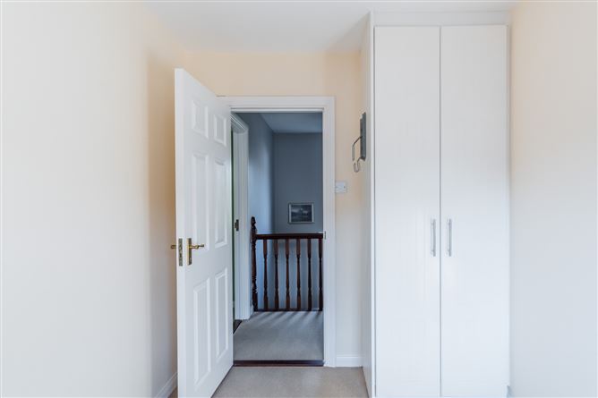 5 Curragh Hall Court, Tyrrelstown, Dublin 15