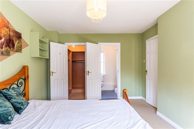 5 Curragh Hall Court, Tyrrelstown, Dublin 15