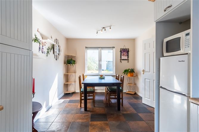 5 Curragh Hall Court, Tyrrelstown, Dublin 15