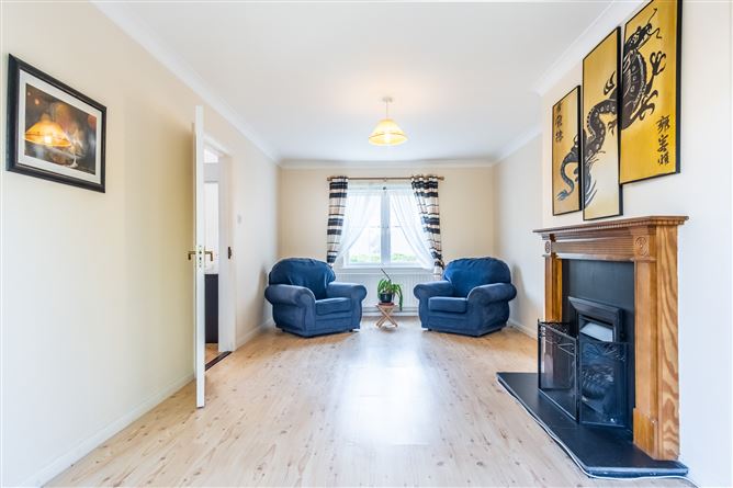 5 Curragh Hall Court, Tyrrelstown, Dublin 15