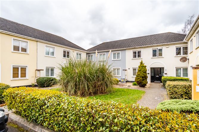 5 Curragh Hall Court, Tyrrelstown, Dublin 15