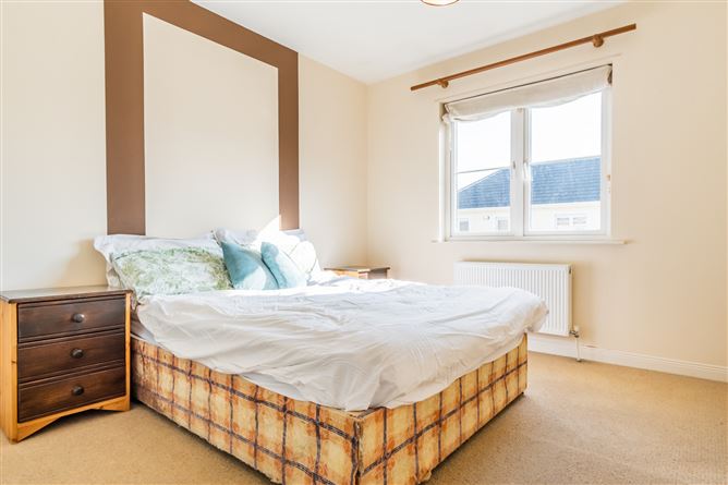 5 Curragh Hall Court, Tyrrelstown, Dublin 15