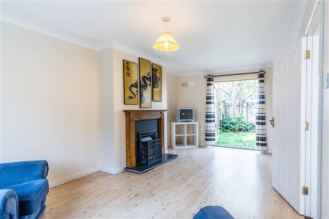 5 Curragh Hall Court, Tyrrelstown, Dublin 15