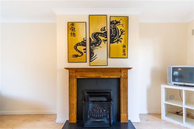 5 Curragh Hall Court, Tyrrelstown, Dublin 15