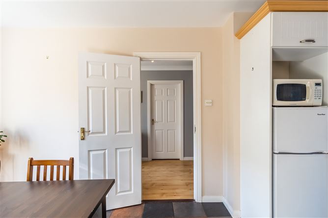 5 Curragh Hall Court, Tyrrelstown, Dublin 15