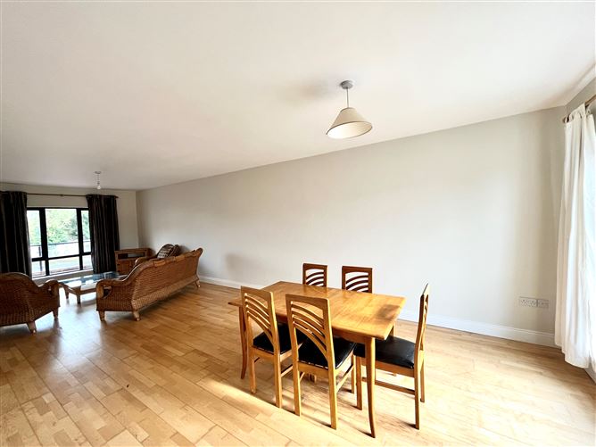 17 Chapel Square, Castleisland, Kerry