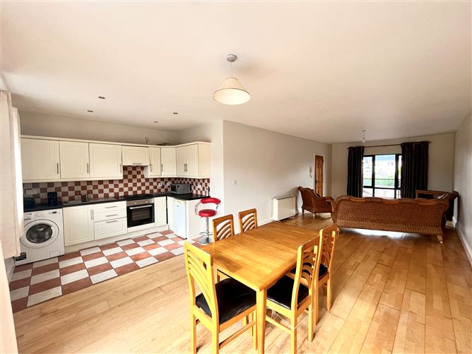 17 Chapel Square, Castleisland, Kerry