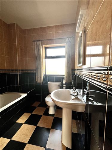 17 Chapel Square, Castleisland, Kerry