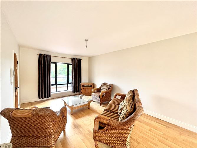 17 Chapel Square, Castleisland, Kerry