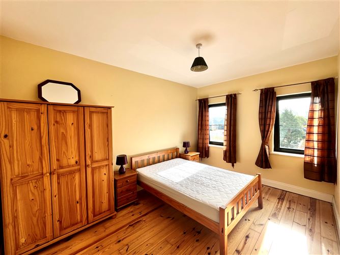 17 Chapel Square, Castleisland, Kerry