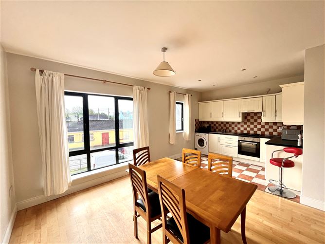 17 Chapel Square, Castleisland, Kerry