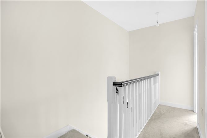 https://photos-a.propertyimages.ie/media/4/9/6/4958694/913ede13-aaa6-418c-b02d-298671bfaff0_l.jpg