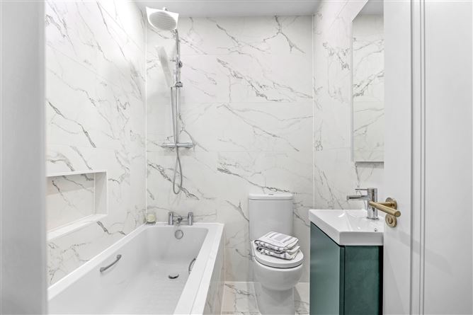 https://photos-a.propertyimages.ie/media/4/9/6/4958694/156014ed-9943-418f-b4b9-914a552ae5bc_l.jpg