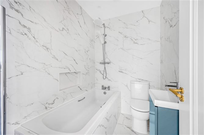 https://photos-a.propertyimages.ie/media/4/9/6/4958694/913ede13-aaa6-418c-b02d-298671bfaff0_l.jpg
