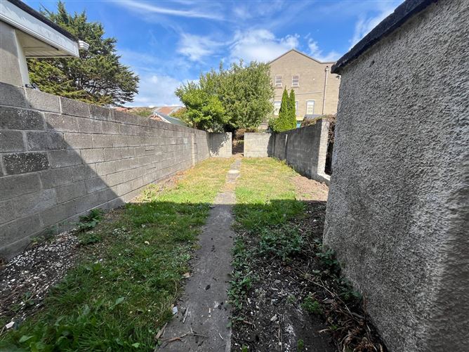 Photo 13 of 16 — Walkinstown Drive, Walkinstown, Dublin 12