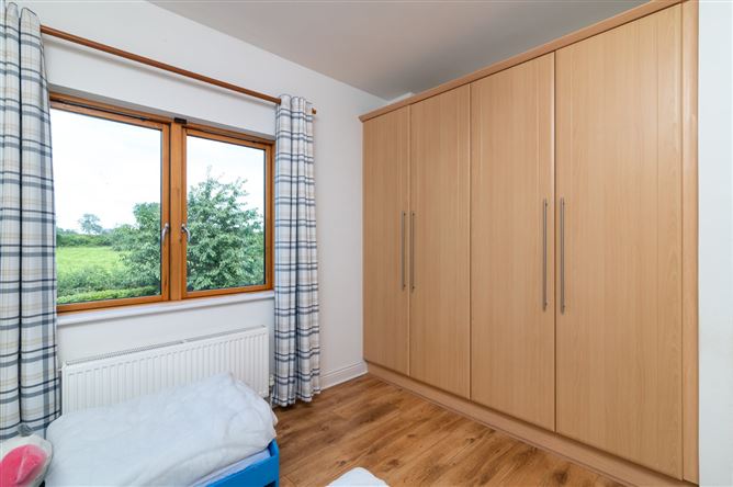 12 Harbour View, Tarmonbarry, Co. Roscommon
