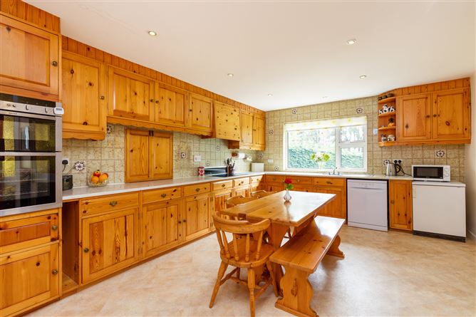 8 Homeleigh, Porterstown Road, Castleknock, Dublin 15