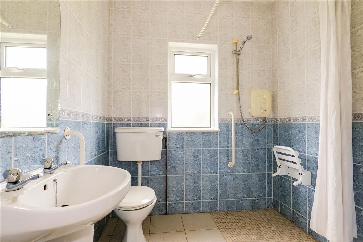 16 Renmore Park, Renmore, Galway 16 Renmore Park, Renmore, Galway