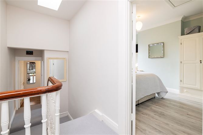 https://photos-a.propertyimages.ie/media/4/9/7/4935794/97ab5953-f6b4-4e67-81c3-c752a214d253_l.jpg