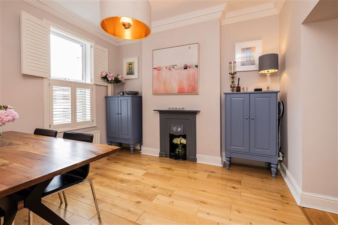 https://photos-a.propertyimages.ie/media/4/9/7/4935794/97ab5953-f6b4-4e67-81c3-c752a214d253_l.jpg